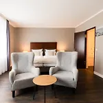 Garner By Ihg Hotell 3*