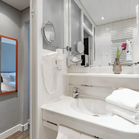 Garner By Ihg Hotel 3*