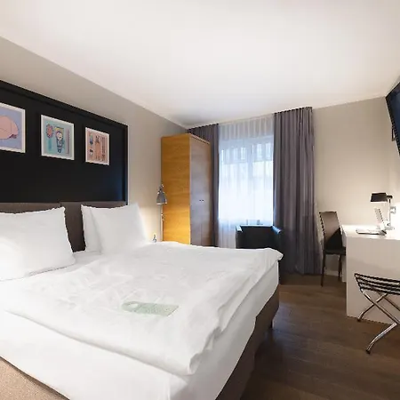 מלון Garner By Ihg 3*