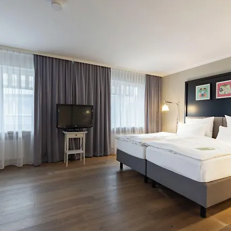 מלון Garner By Ihg 3*