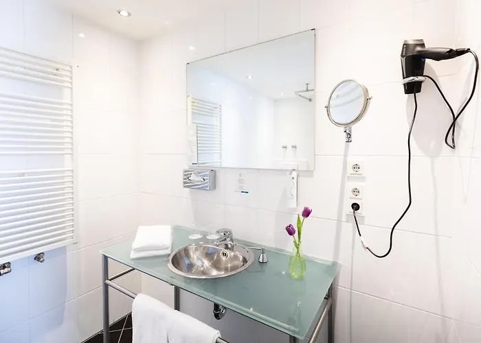 Otel Garner By Ihg Friedrichshafen