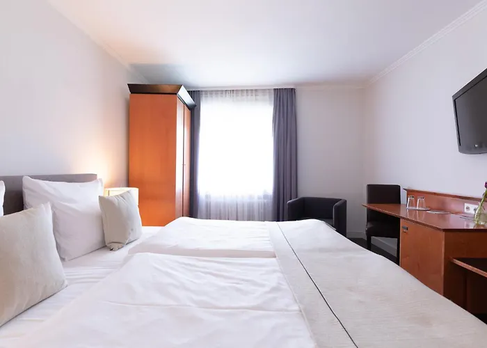 Garner By Ihg Отель 3*